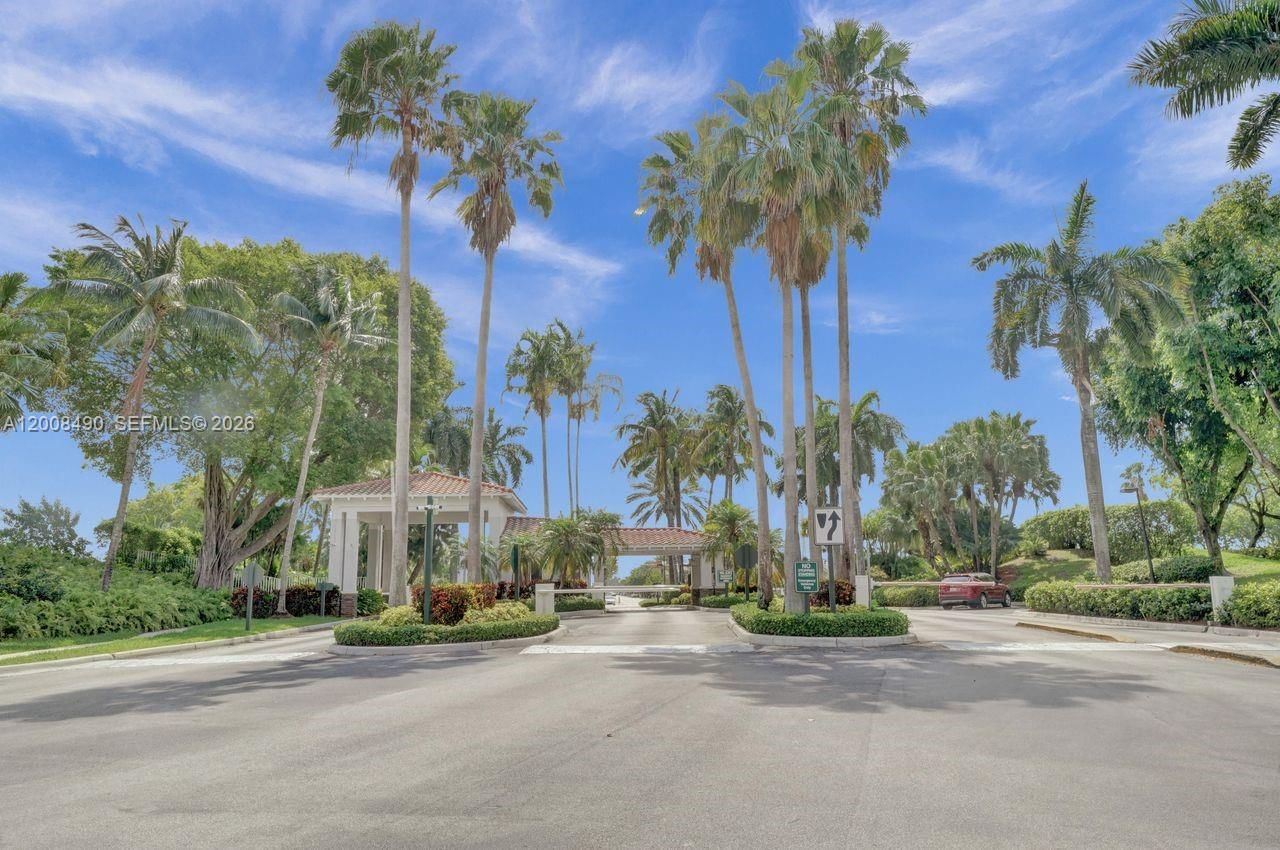 Real estate property located at 10750 66th St #203, Miami-dade, Captiva Condo B, Doral, FL