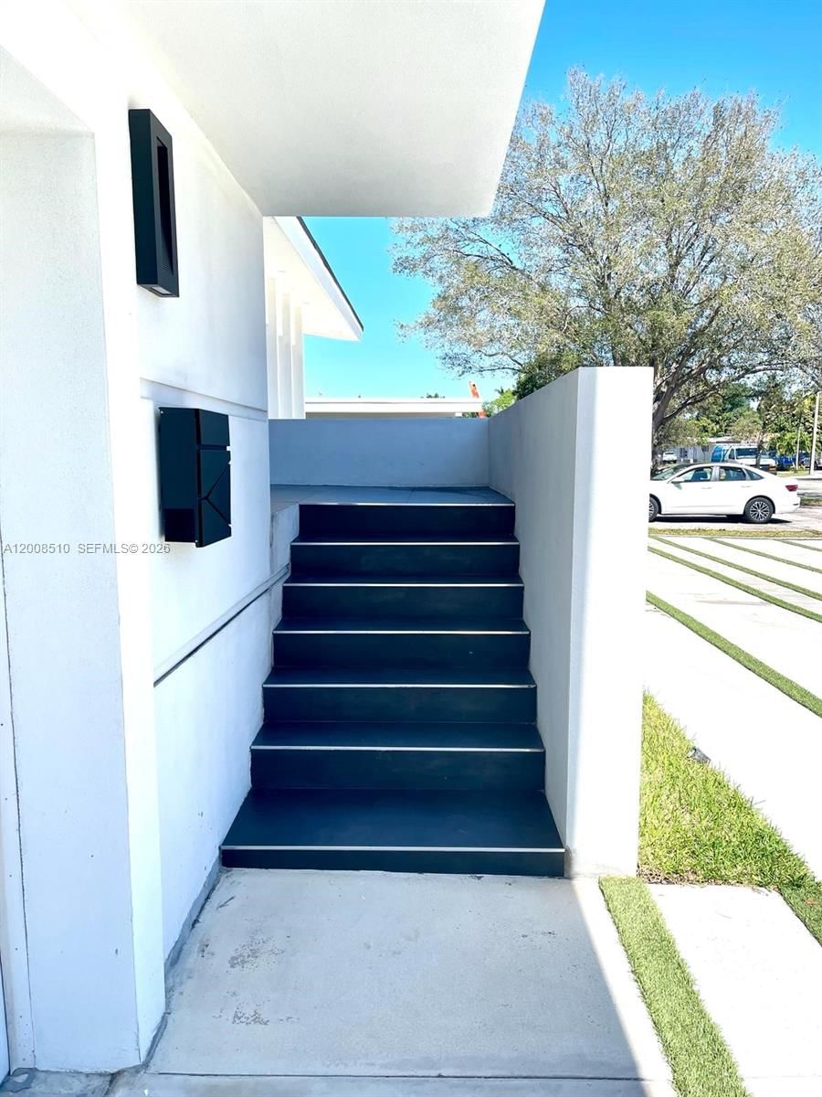 Real estate property located at 19960 Highland Lakes Blvd, Miami-dade, Highland Lakes Sec 2, Miami, FL