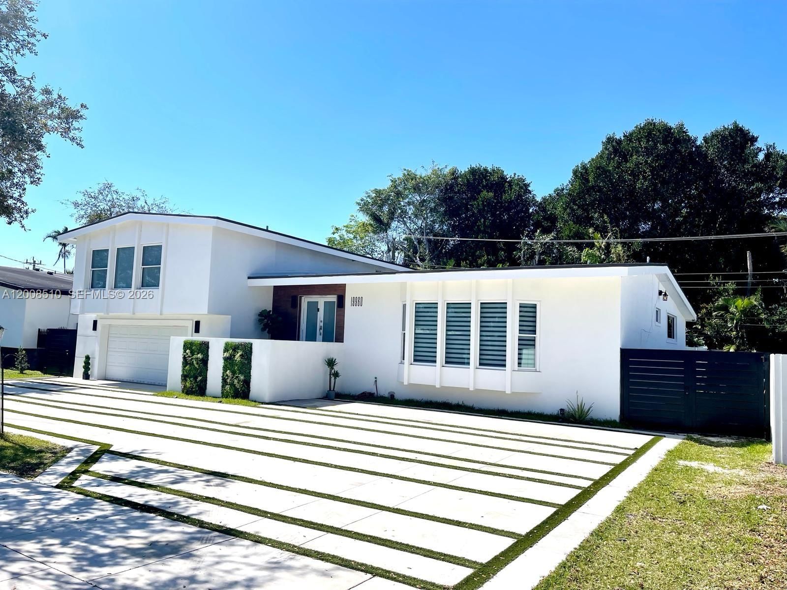 Real estate property located at 19960 Highland Lakes Blvd, Miami-dade, Highland Lakes Sec 2, Miami, FL