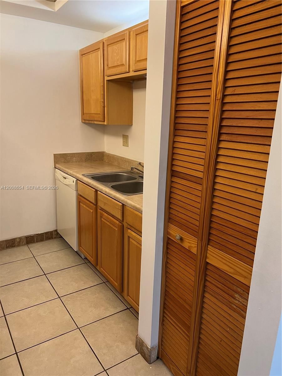 Real estate property located at 4116 88th Ave #104, Broward, Ramblewood East Condo, Coral Springs, FL