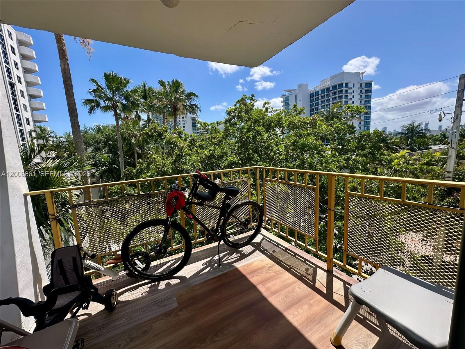Real estate property located at 1340 Lincoln Rd #400, Miami-dade, Golden House Condo, Miami Beach, FL
