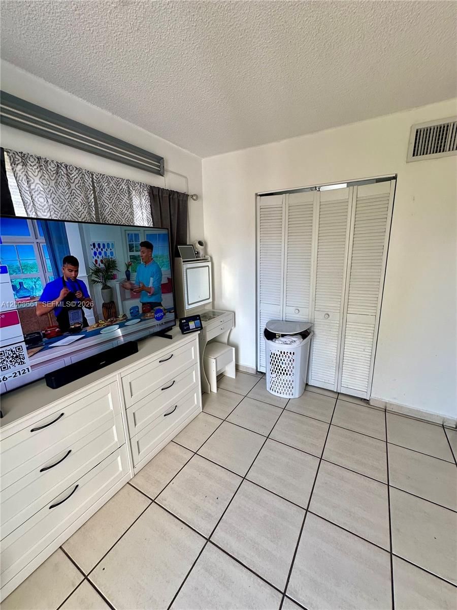Real estate property located at 1340 Lincoln Rd #400, Miami-dade, Golden House Condo, Miami Beach, FL