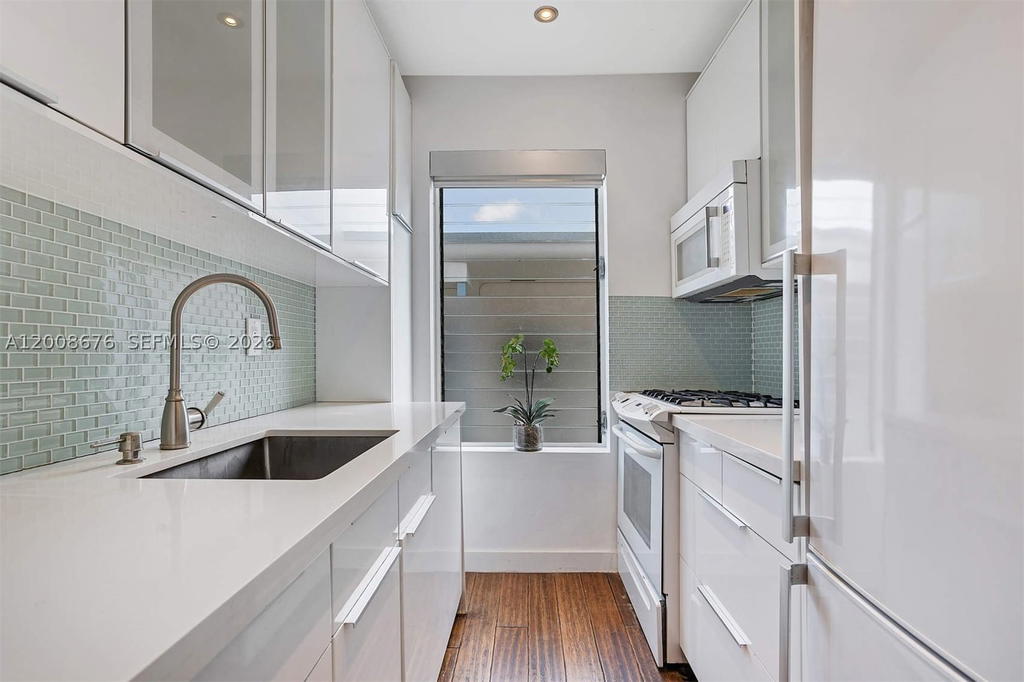 Real estate property located at 1050 Pennsylvania Ave #29, Miami-dade, Penn Eleven Co-op, Miami Beach, FL
