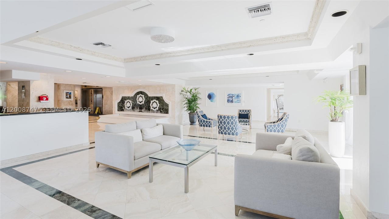 Real estate property located at 2625 Collins Ave #803, Miami-dade, Oceanfront Plaza Condo, Miami Beach, FL