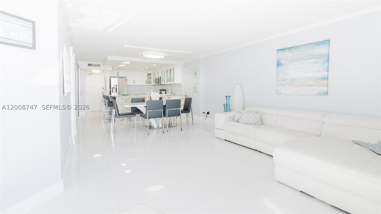 Real estate property located at 2625 Collins Ave #803, Miami-dade, Oceanfront Plaza Condo, Miami Beach, FL
