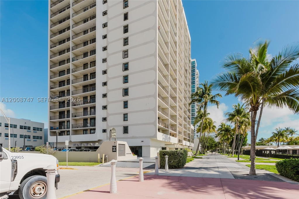 Real estate property located at 2625 Collins Ave #803, Miami-dade, Oceanfront Plaza Condo, Miami Beach, FL