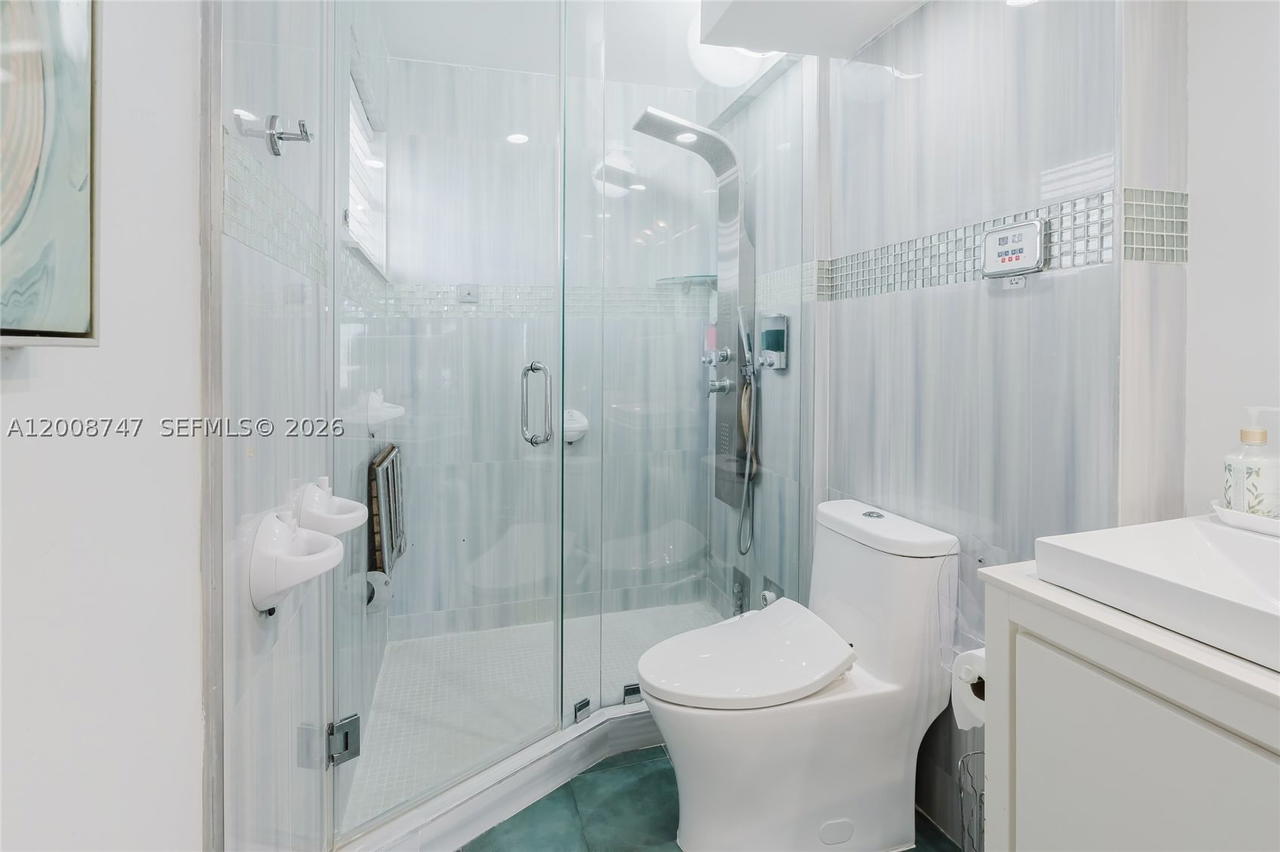 Real estate property located at 2625 Collins Ave #803, Miami-dade, Oceanfront Plaza Condo, Miami Beach, FL