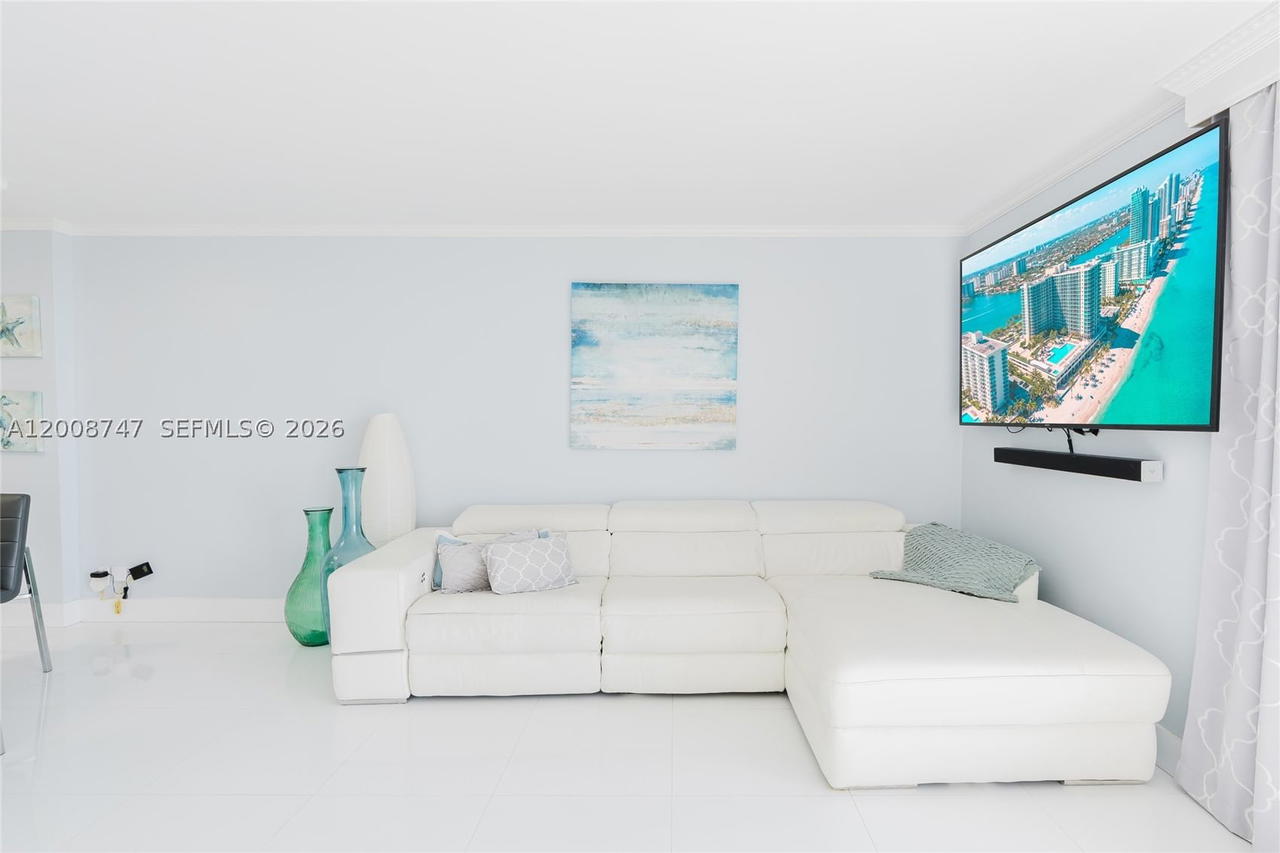 Real estate property located at 2625 Collins Ave #803, Miami-dade, Oceanfront Plaza Condo, Miami Beach, FL