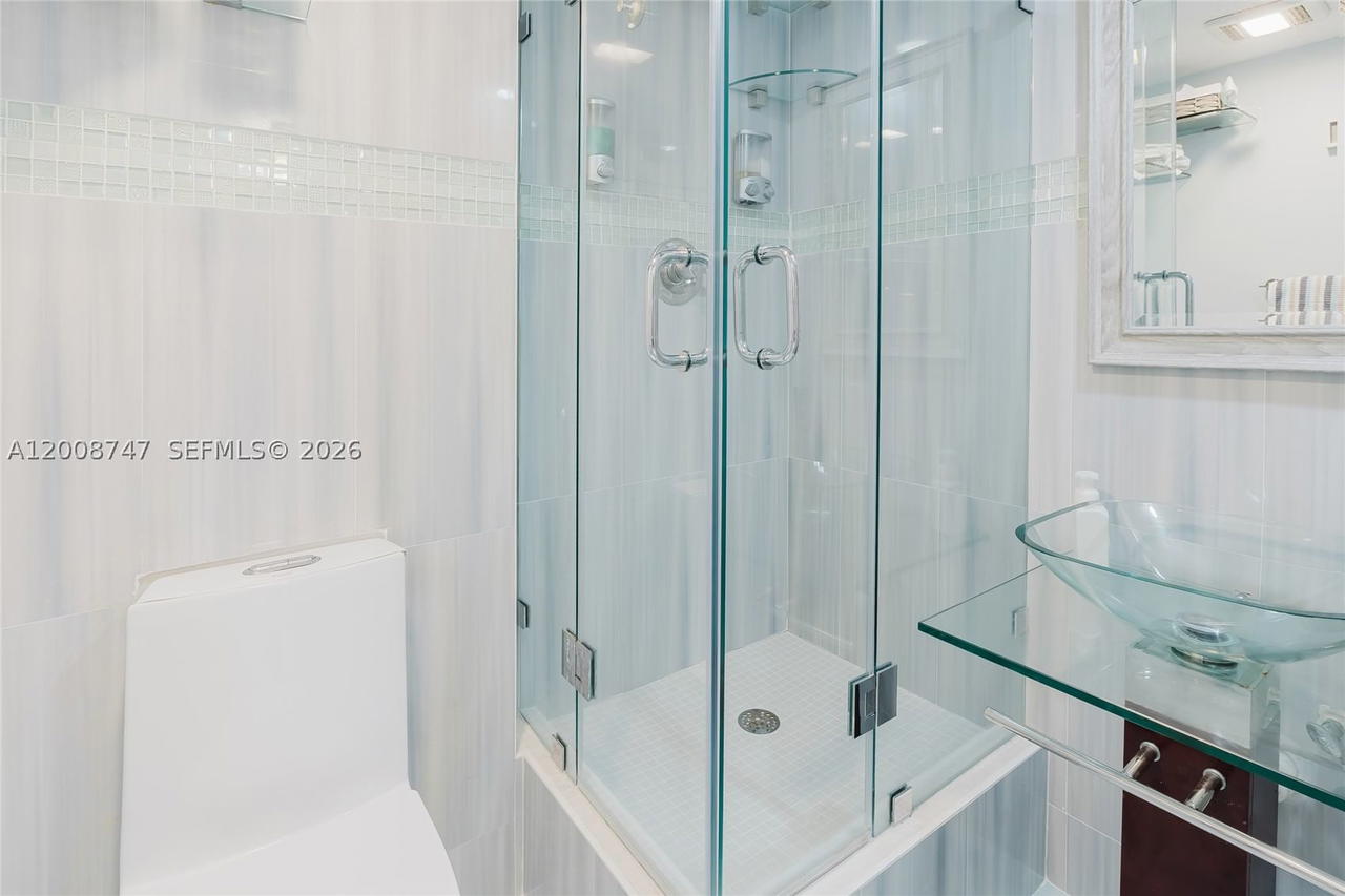 Real estate property located at 2625 Collins Ave #803, Miami-dade, Oceanfront Plaza Condo, Miami Beach, FL