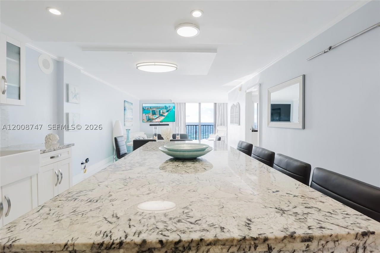 Real estate property located at 2625 Collins Ave #803, Miami-dade, Oceanfront Plaza Condo, Miami Beach, FL