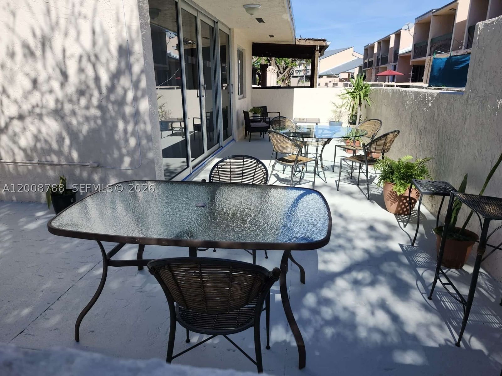 Real estate property located at 9195 Fontainebleau Blvd #6, Miami-dade, Oakview Condo #4, Miami, FL