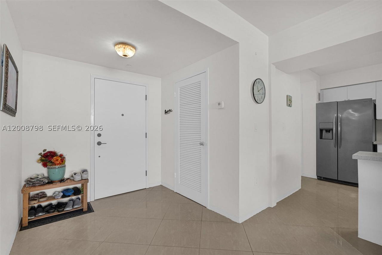Real estate property located at 5825 Collins Ave #2E, Miami-dade, Corinthian Condo, Miami Beach, FL