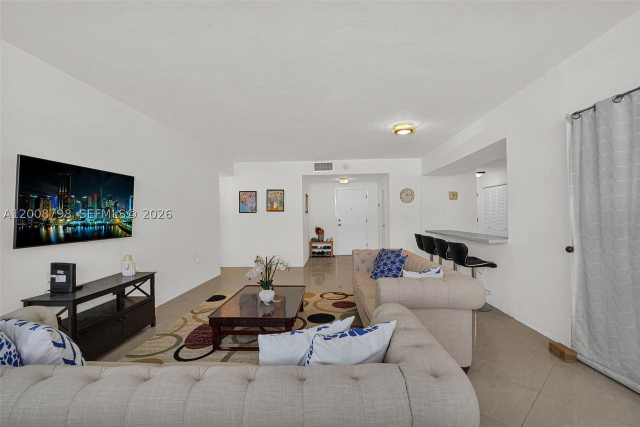 Real estate property located at 5825 Collins Ave #2E, Miami-dade, Corinthian Condo, Miami Beach, FL