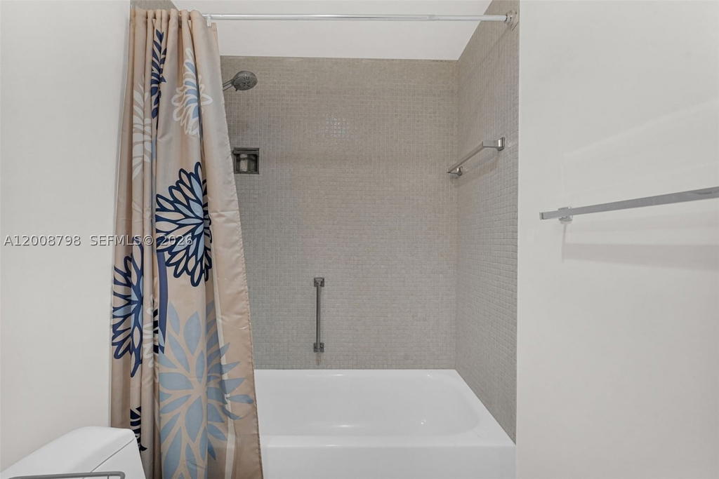 Real estate property located at 5825 Collins Ave #2E, Miami-dade, Corinthian Condo, Miami Beach, FL