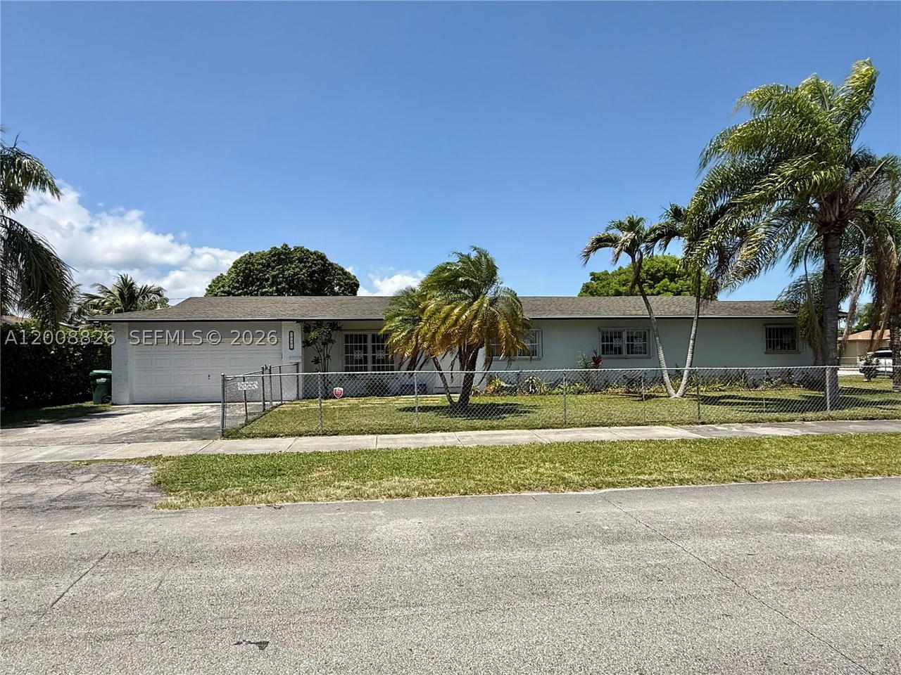 Real estate property located at 10401 164th St, Miami-dade, Fairway Plaza, Miami, FL