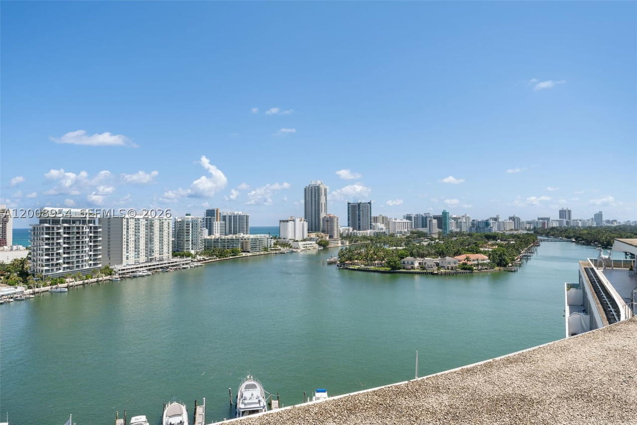 Real estate property located at 900 Bay Dr #421, Miami-dade, King Cole Condo, Miami Beach, FL