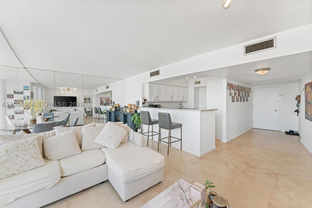 Real estate property located at 900 Bay Dr #421, Miami-dade, King Cole Condo, Miami Beach, FL