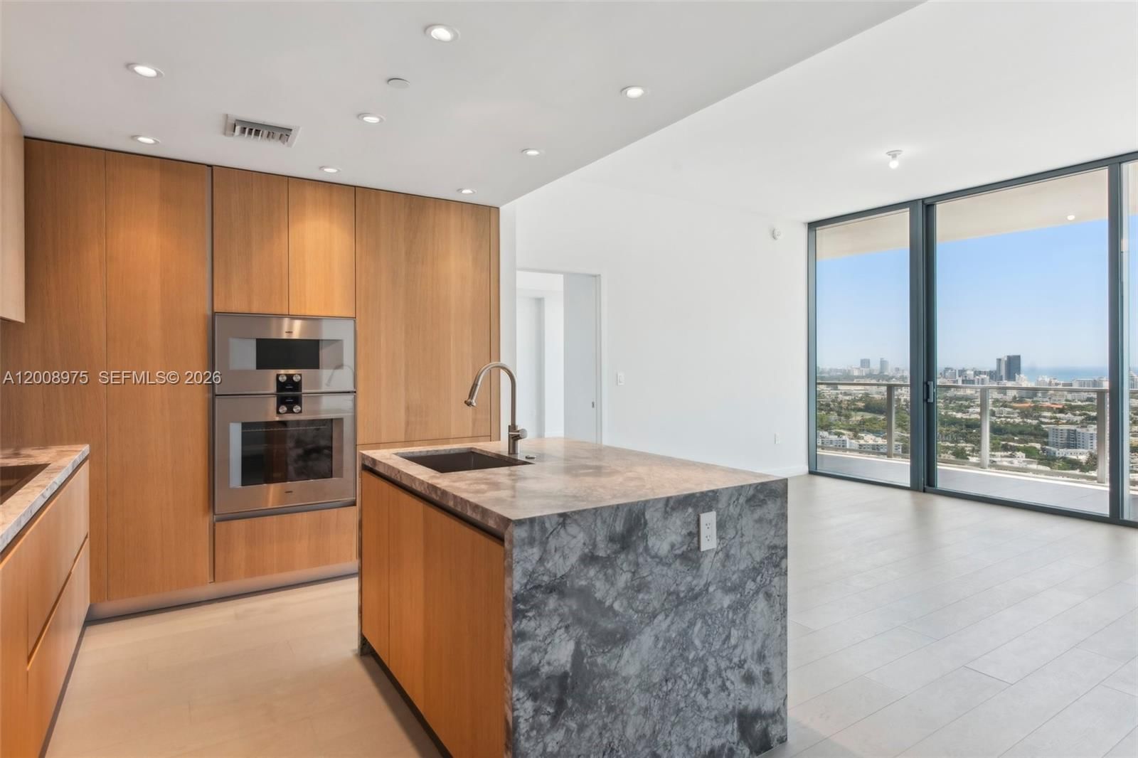 Real estate property located at 500 Alton Rd. #3004, Miami-dade, Five Park Condo, Miami Beach, FL