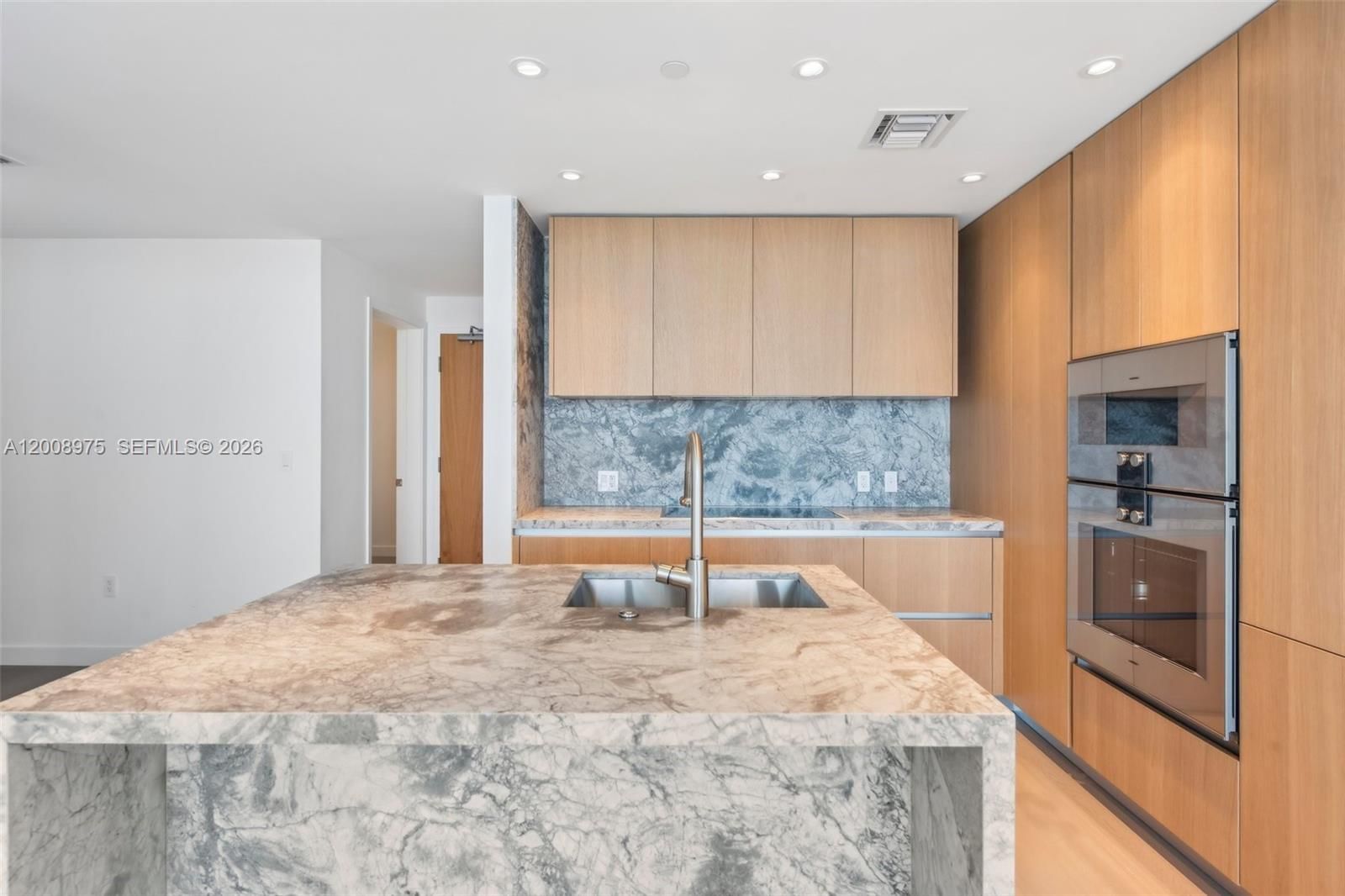 Real estate property located at 500 Alton Rd. #3004, Miami-dade, Five Park Condo, Miami Beach, FL