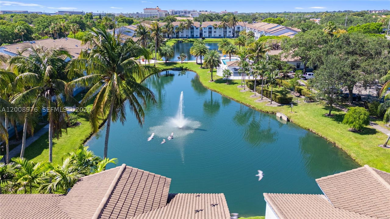 Real estate property located at 2640 University Dr #111, Broward, Royal Grand Condo, Davie, FL