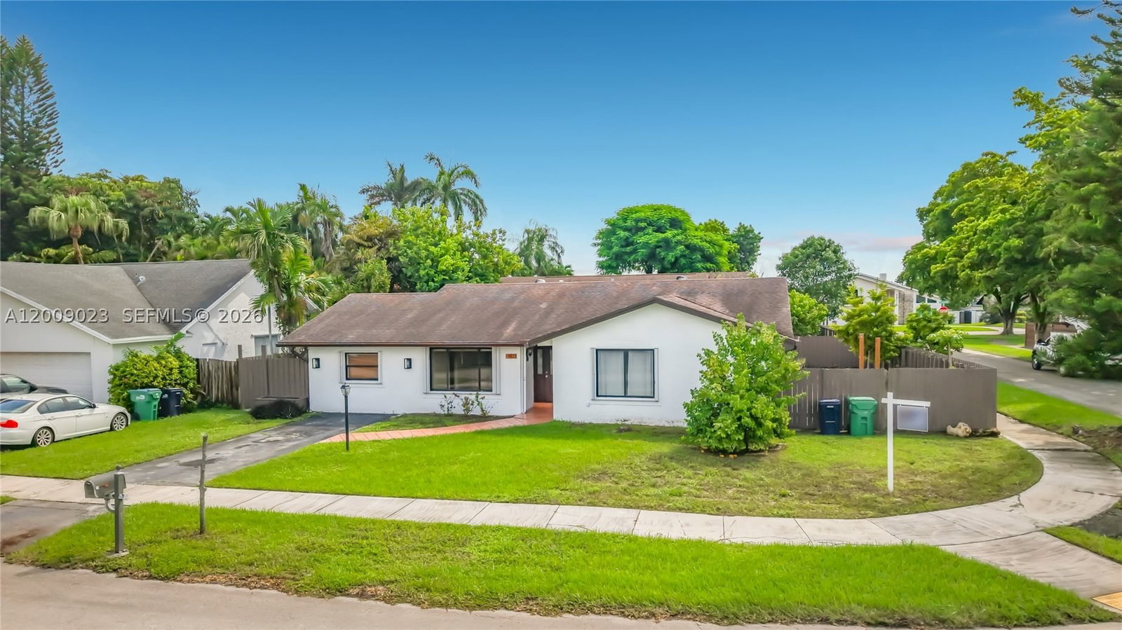 Real estate property located at 9825 132nd Ct, Miami-dade, Calusa Club Estates 5th A, Miami, FL