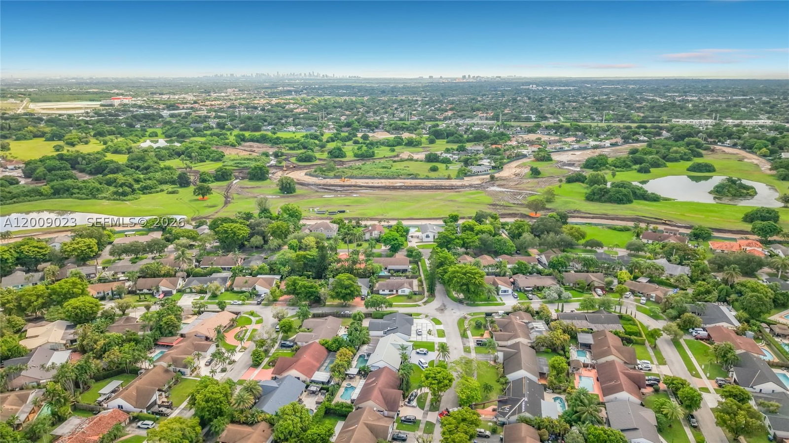 Real estate property located at 9825 132nd Ct, Miami-dade, Calusa Club Estates 5th A, Miami, FL
