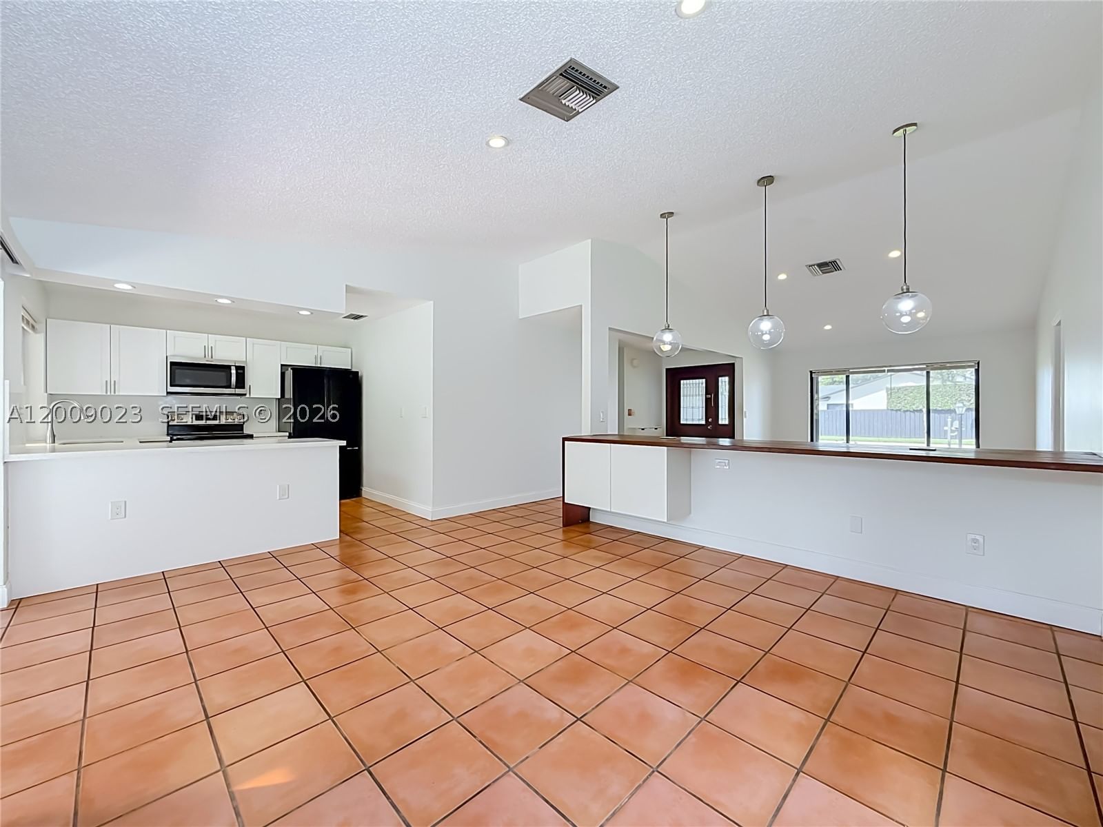 Real estate property located at 9825 132nd Ct, Miami-dade, Calusa Club Estates 5th A, Miami, FL