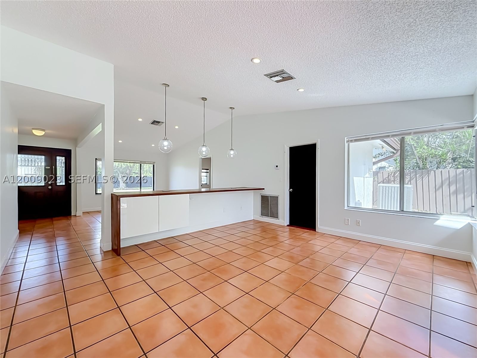 Real estate property located at 9825 132nd Ct, Miami-dade, Calusa Club Estates 5th A, Miami, FL