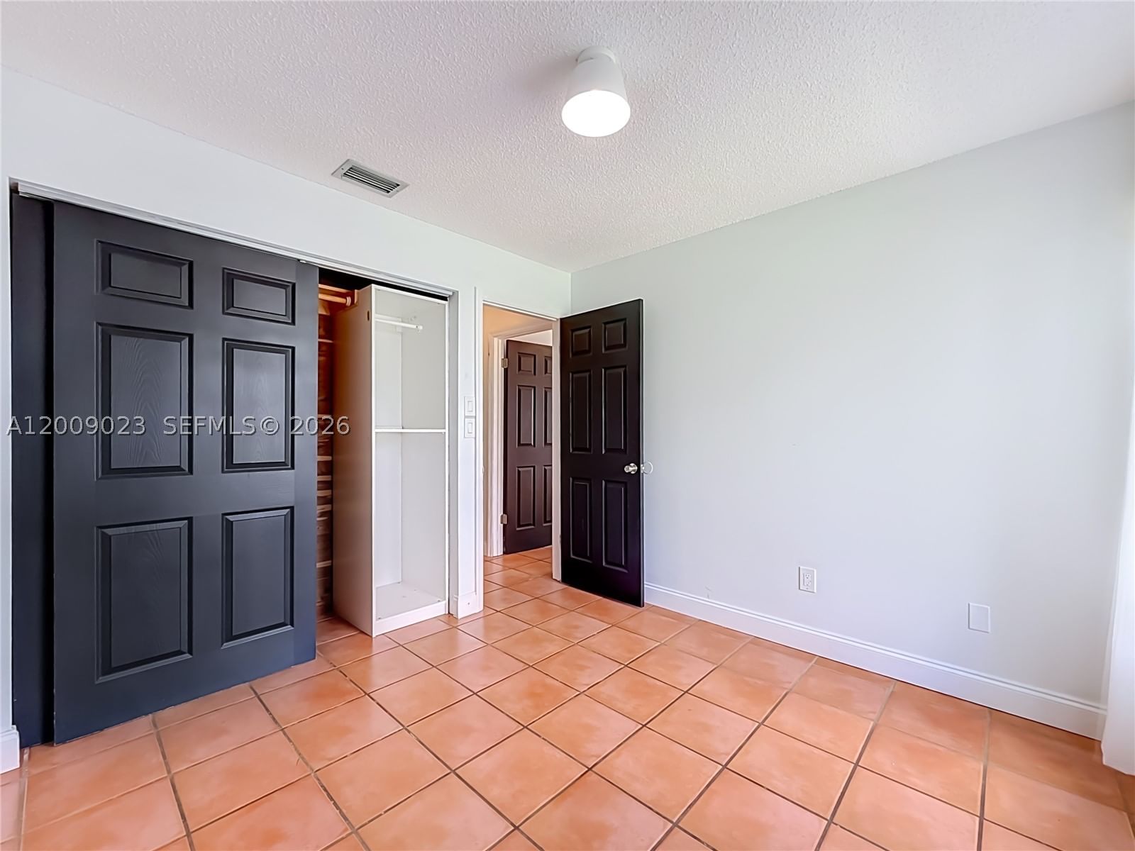 Real estate property located at 9825 132nd Ct, Miami-dade, Calusa Club Estates 5th A, Miami, FL