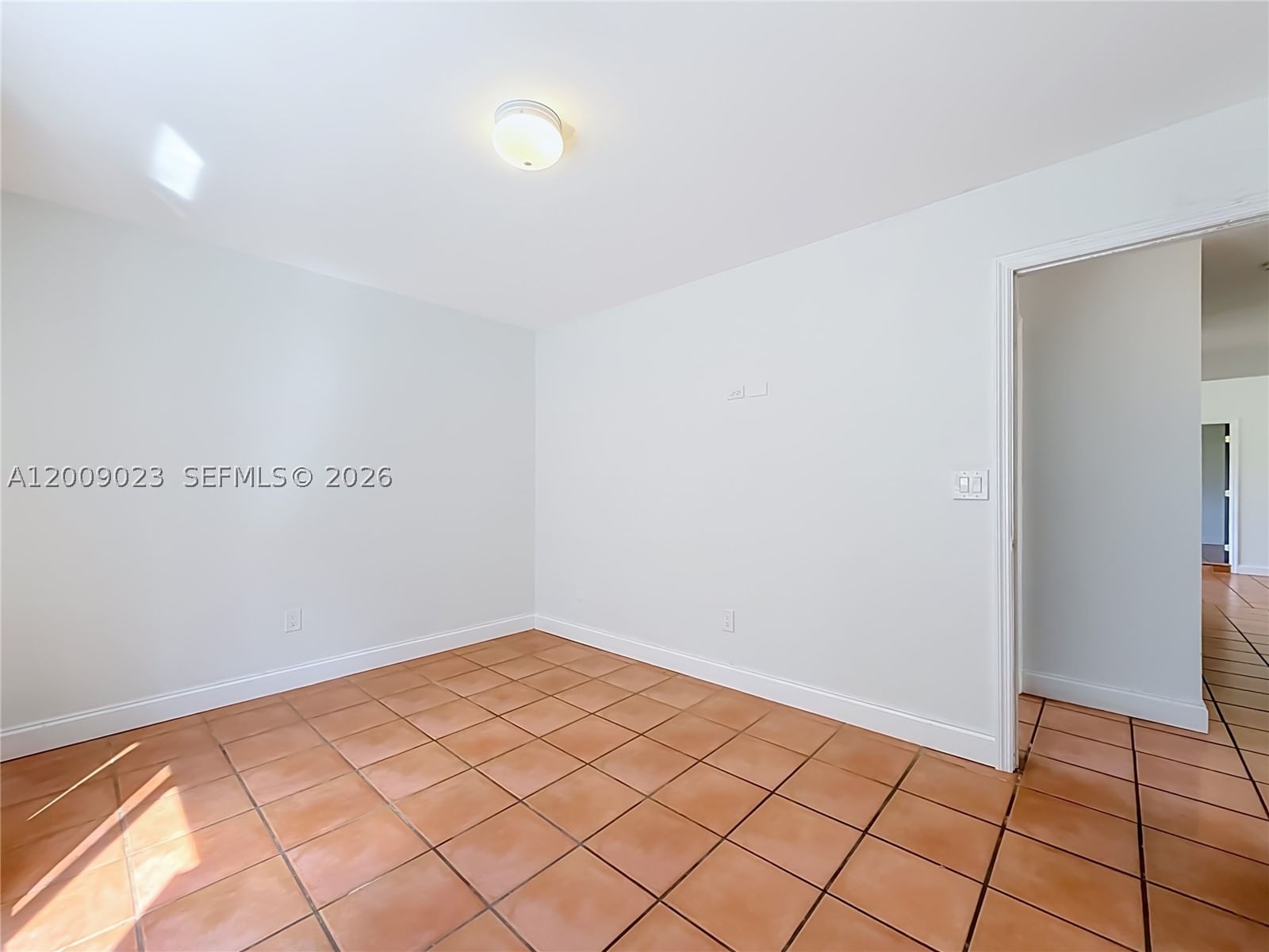 Real estate property located at 9825 132nd Ct, Miami-dade, Calusa Club Estates 5th A, Miami, FL