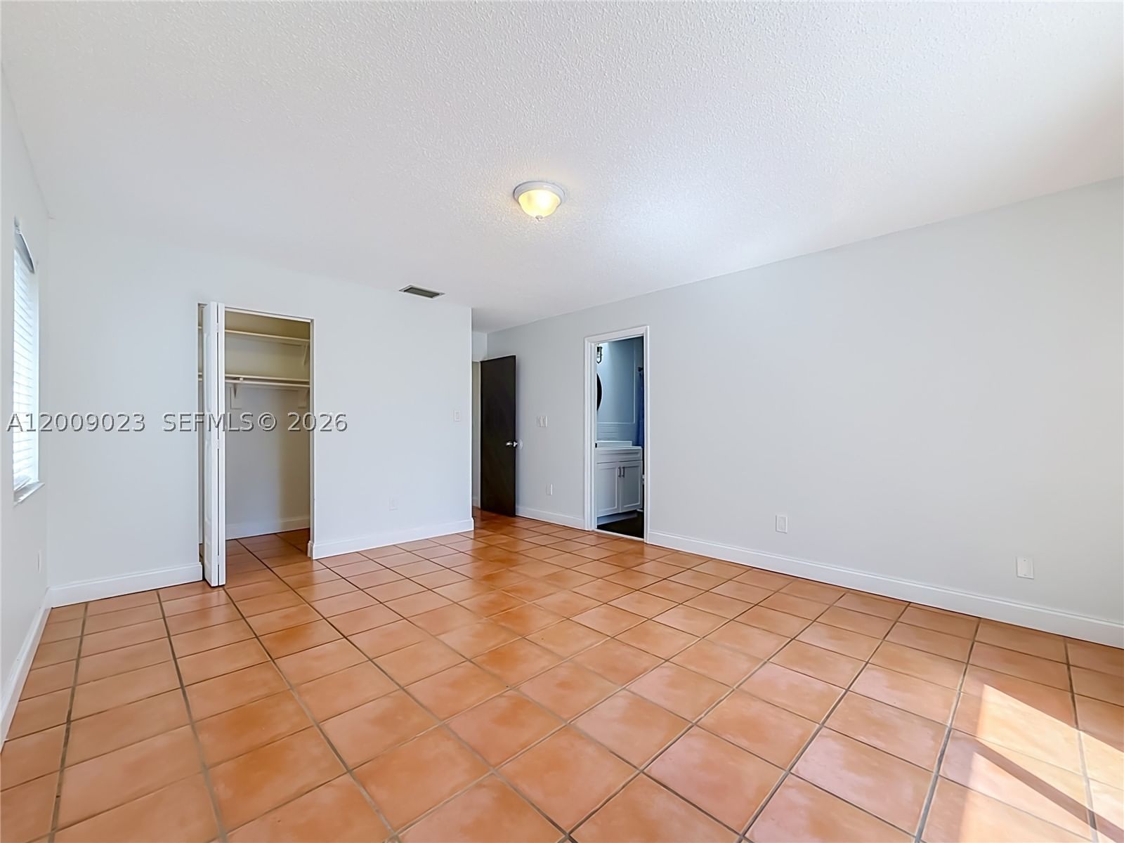 Real estate property located at 9825 132nd Ct, Miami-dade, Calusa Club Estates 5th A, Miami, FL
