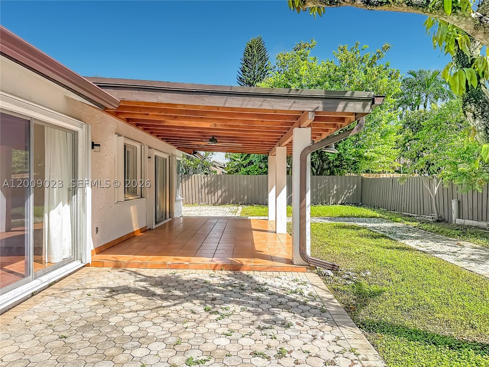 Real estate property located at 9825 132nd Ct, Miami-dade, Calusa Club Estates 5th A, Miami, FL