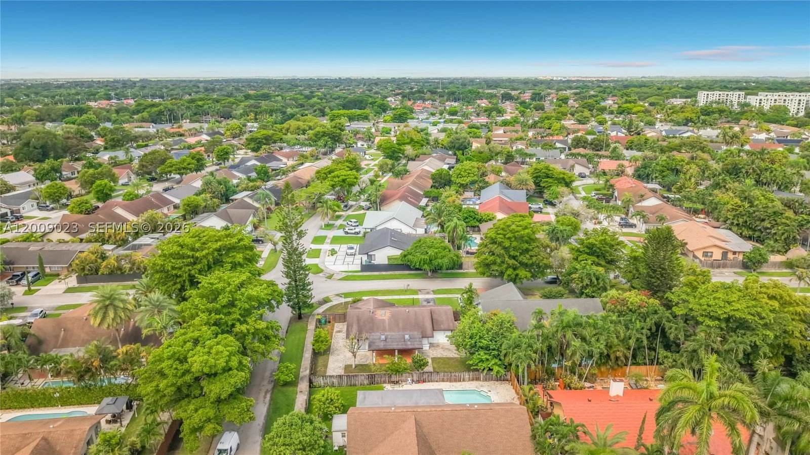 Real estate property located at 9825 132nd Ct, Miami-dade, Calusa Club Estates 5th A, Miami, FL