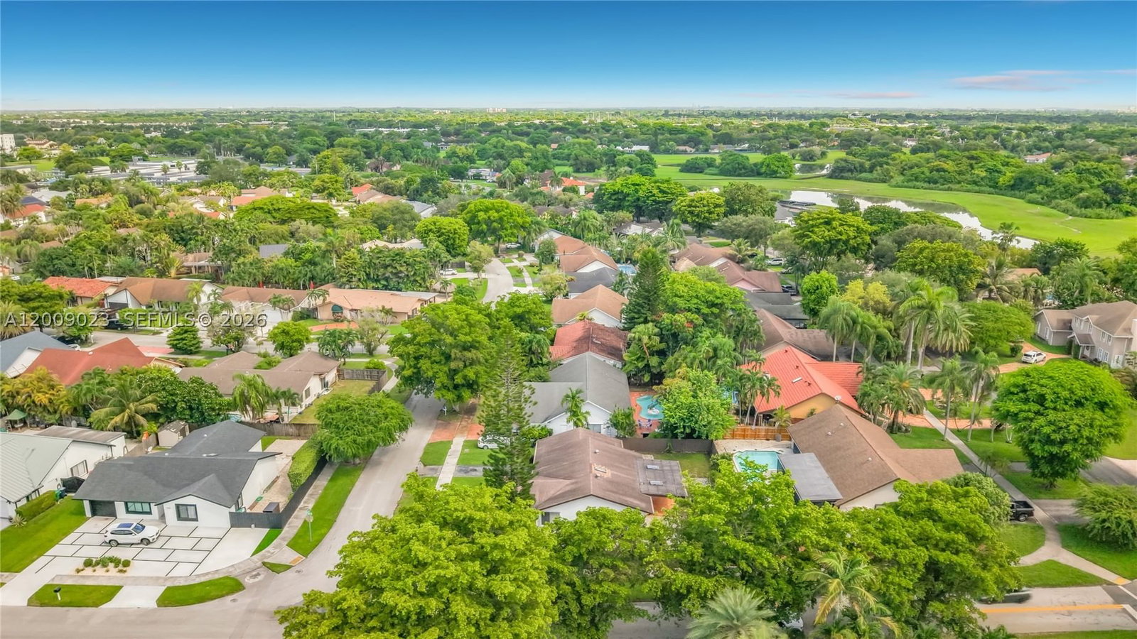 Real estate property located at 9825 132nd Ct, Miami-dade, Calusa Club Estates 5th A, Miami, FL