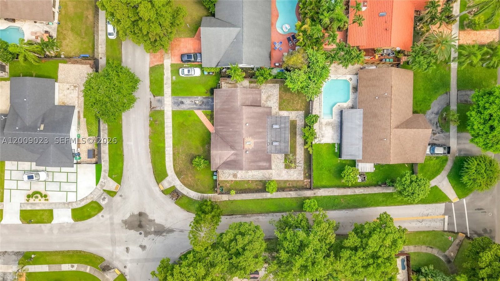 Real estate property located at 9825 132nd Ct, Miami-dade, Calusa Club Estates 5th A, Miami, FL