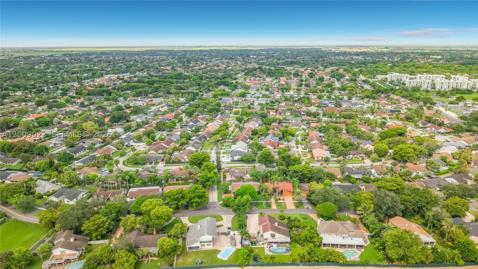 Real estate property located at 9825 132nd Ct, Miami-dade, Calusa Club Estates 5th A, Miami, FL