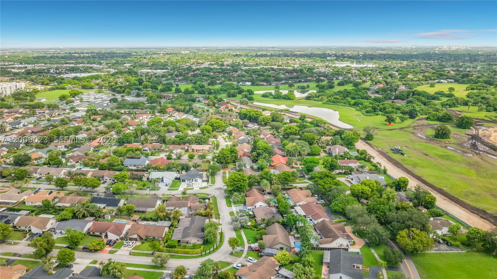 Real estate property located at 9825 132nd Ct, Miami-dade, Calusa Club Estates 5th A, Miami, FL