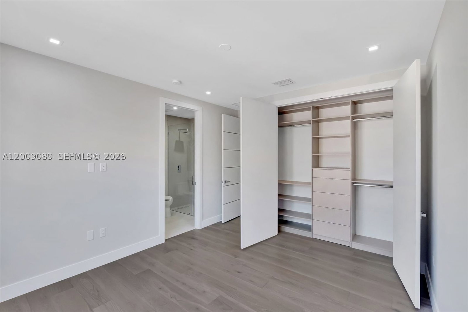 Real estate property located at 1223 12th Ct #1223, Miami-dade, Skyview Homes Condo, Miami, FL