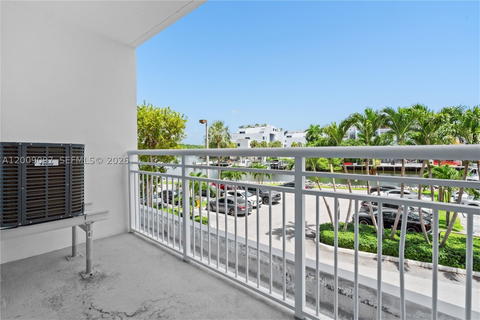 Real estate property located at 400 Kings Point Dr #229, Miami-dade, Coastal Towers Condo, Sunny Isles Beach, FL