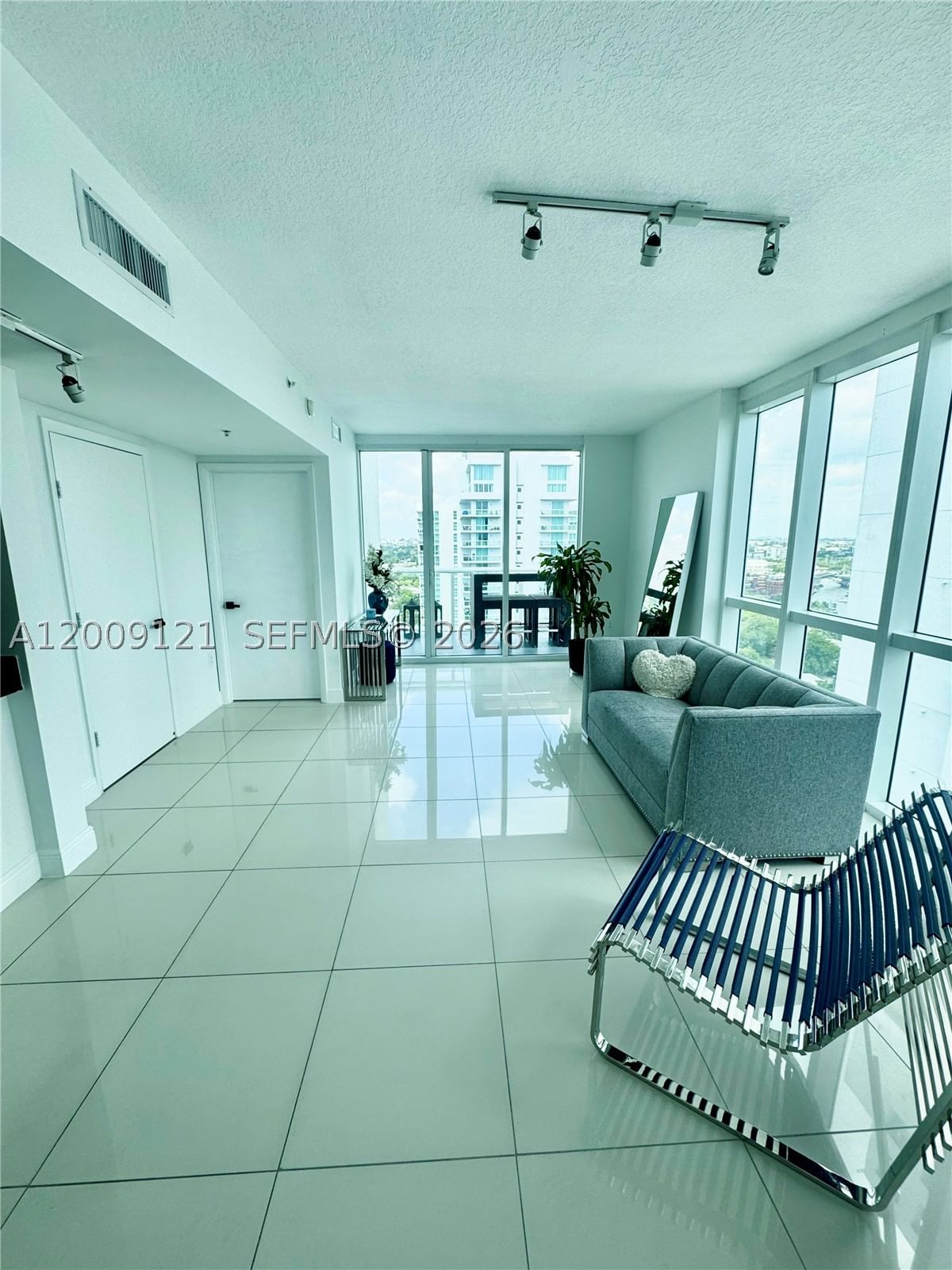 Real estate property located at 1871 S River Dr #2005, Miami-dade, Terrazas Riverpark Villag, Miami, FL