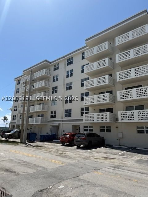 Real estate property located at 1901 Ocean Dr #207, Broward, Darby Hall Apts Condo, Hollywood, FL