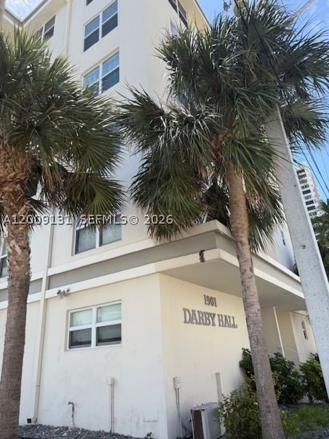 Real estate property located at 1901 Ocean Dr #207, Broward, Darby Hall Apts Condo, Hollywood, FL