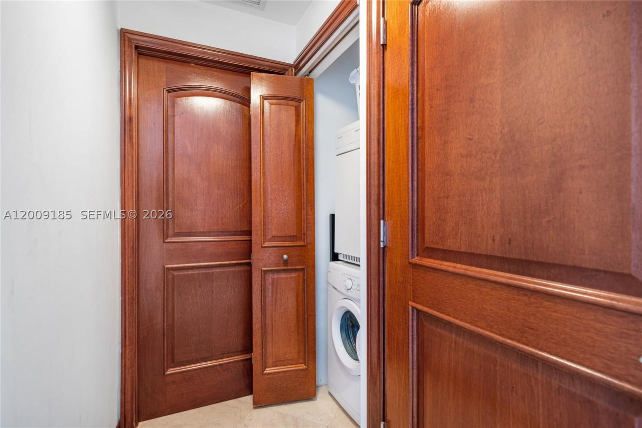 Real estate property located at 601 36th st #2908, Miami-dade, Blue Condo, Miami, FL