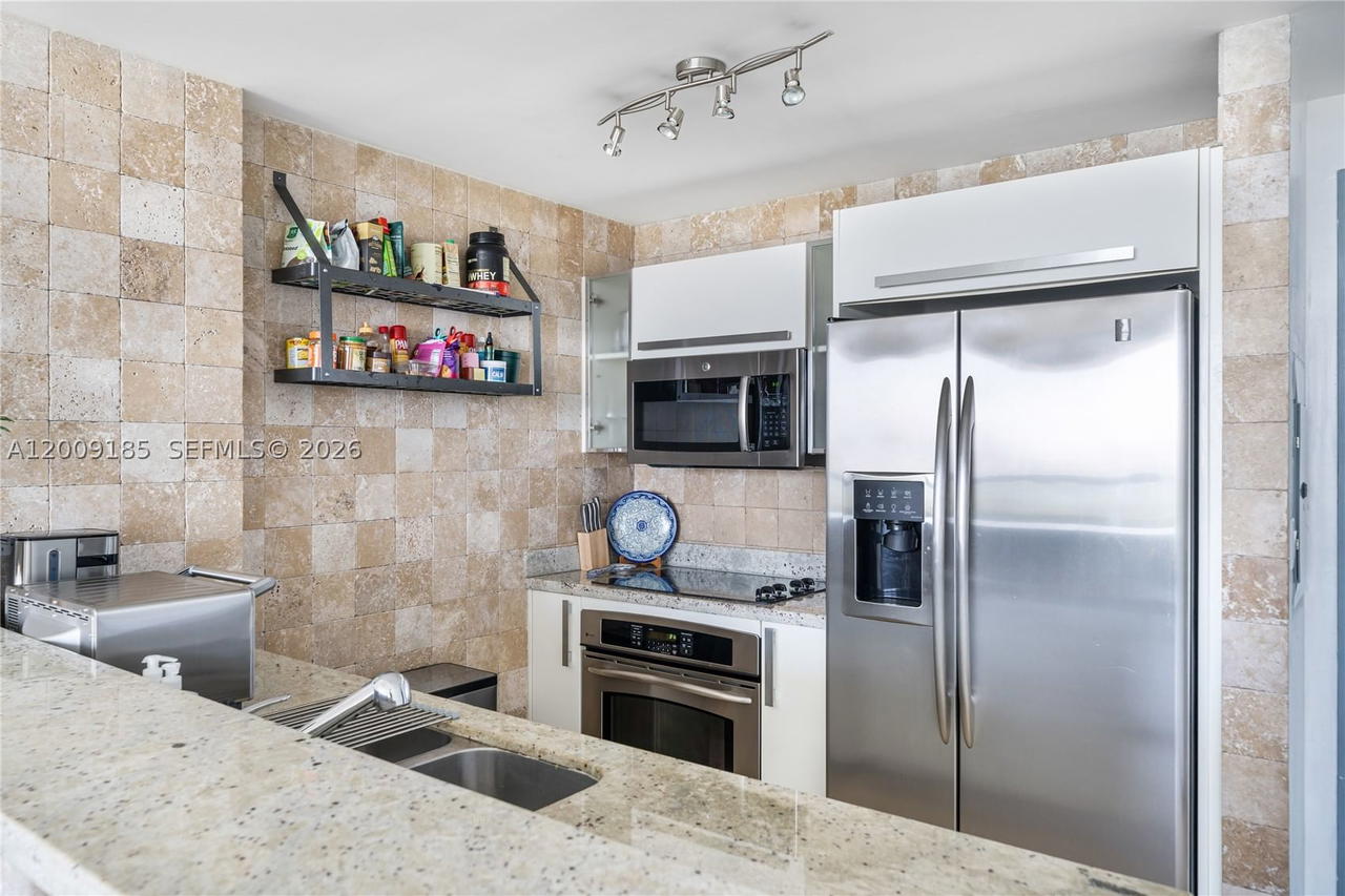 Real estate property located at 601 36th st #2908, Miami-dade, Blue Condo, Miami, FL