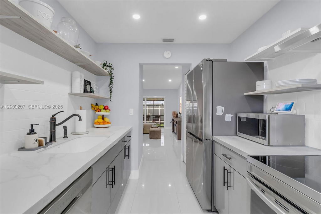 Real estate property located at 13756 54th Ter, Miami-dade, Bent Tree Sec 1, Miami, FL