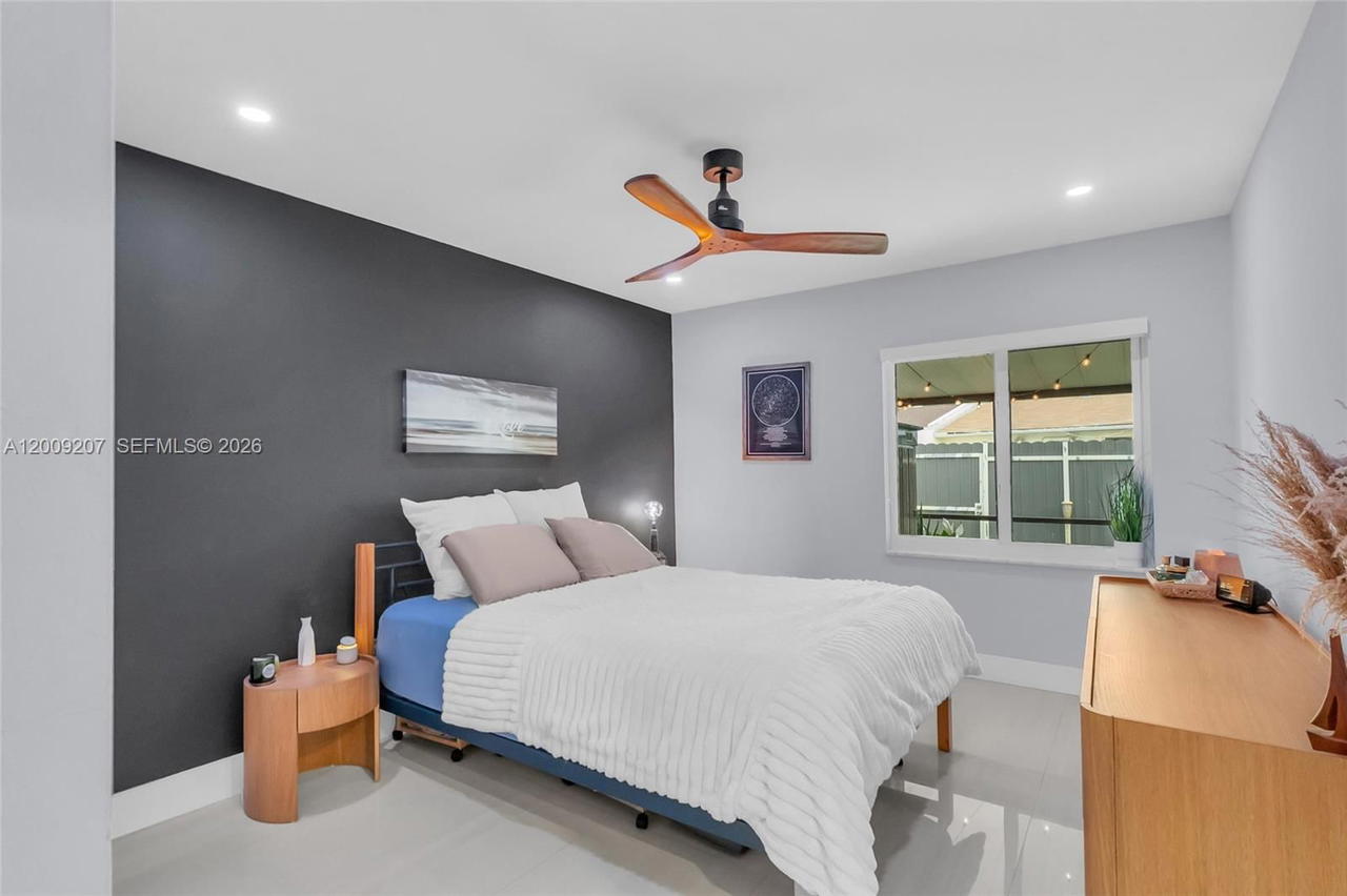Real estate property located at 13756 54th Ter, Miami-dade, Bent Tree Sec 1, Miami, FL