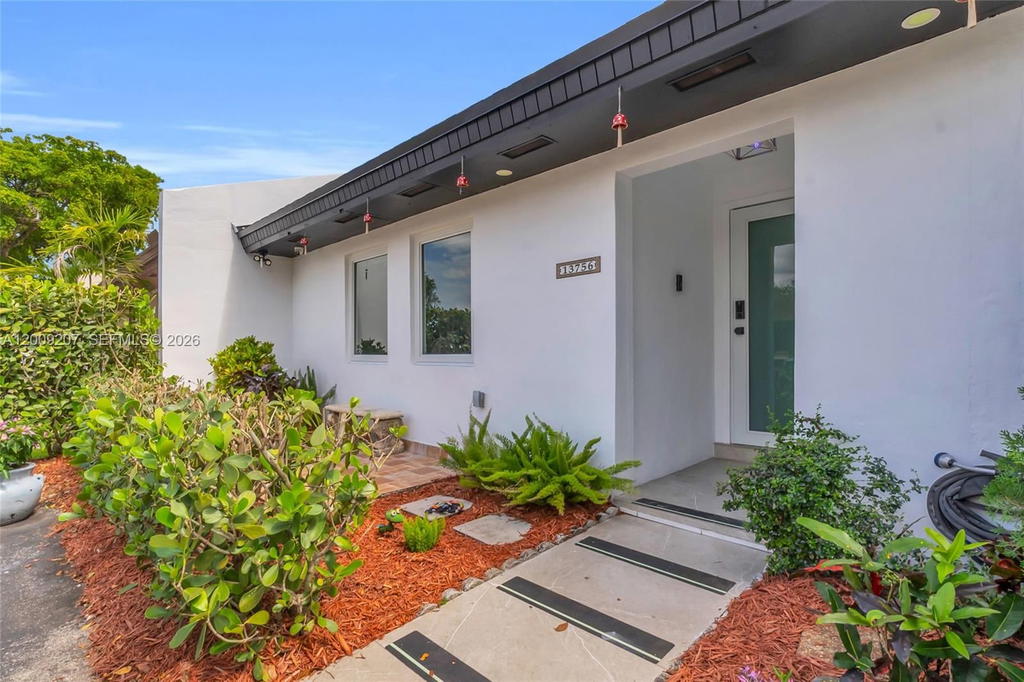 Real estate property located at 13756 54th Ter, Miami-dade, Bent Tree Sec 1, Miami, FL