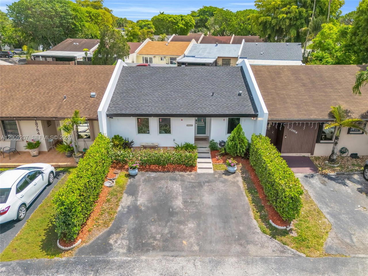 Real estate property located at 13756 54th Ter, Miami-dade, Bent Tree Sec 1, Miami, FL