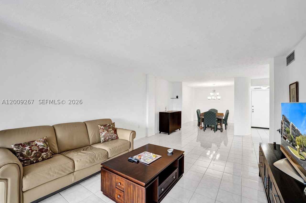 Real estate property located at 2806 46th Ave D637, Broward, Grandview At Emerald Hill, Hollywood, FL