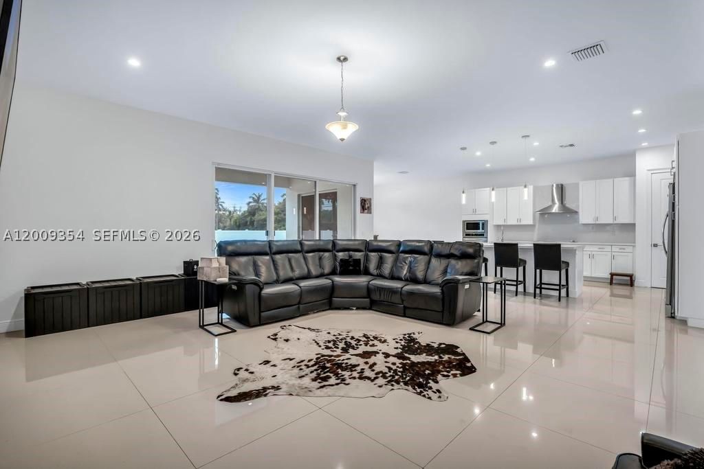 Real estate property located at 7601 CAVALIA Dr, Broward, Cavalia Estates, Davie, FL